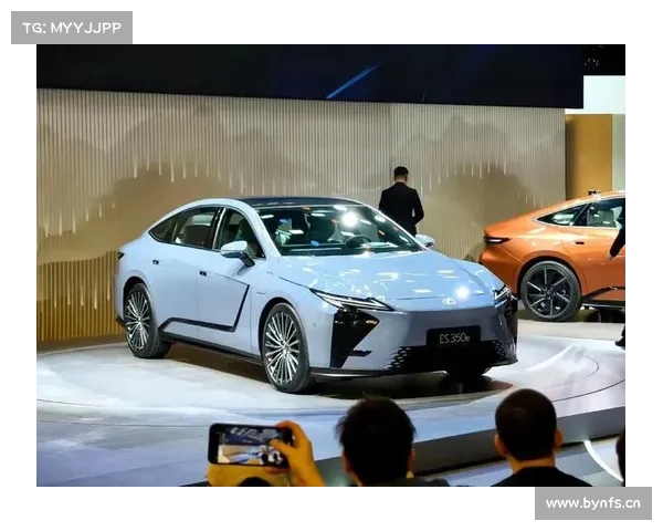 全新雷克萨斯ES中国版官图 车长或超5米1 提供混动和纯电可选
